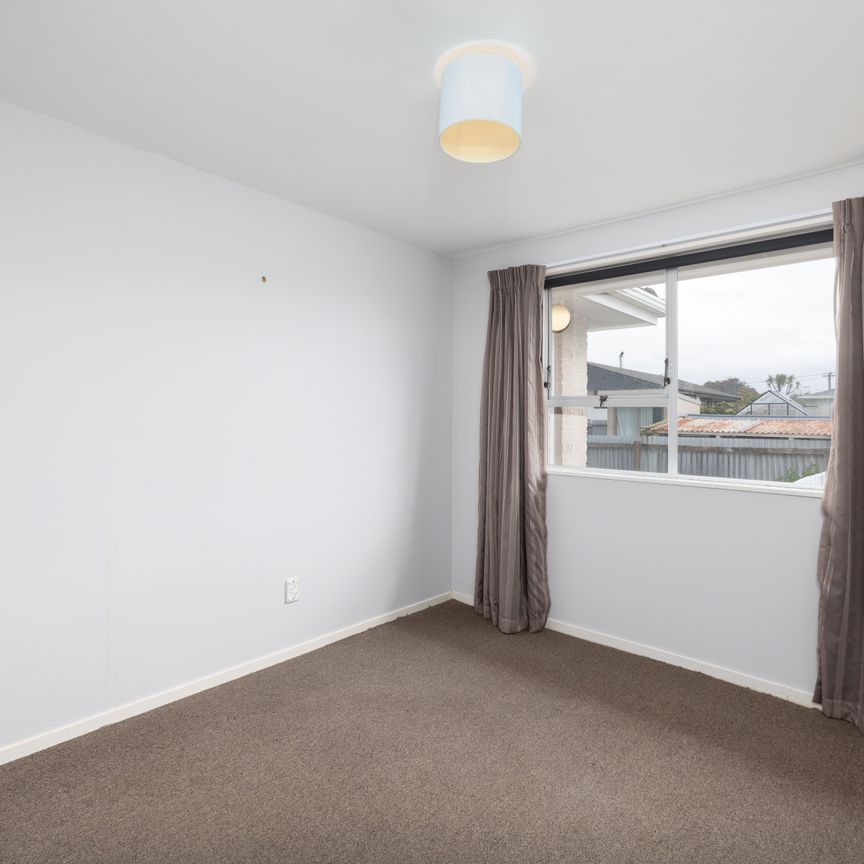 Three Bedroom Unit Close To The Beach! - Photo 1