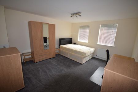 5 bedroom apartment to rent - Photo 4