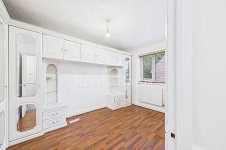 3 bedroom detached house to rent - Photo 2