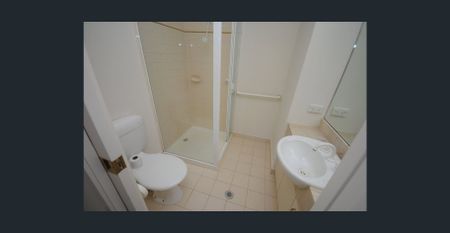 Spacious Two Bedrooms Apartment - Photo 5