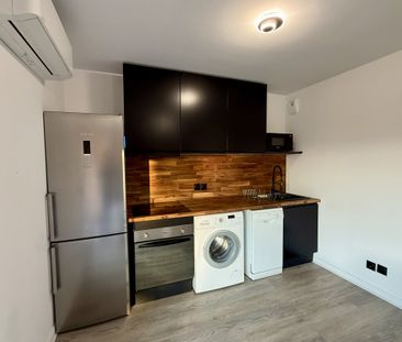 STUDIO FABRON MEUBLE / 26m² + terrasse profonde 16m² - Photo 4