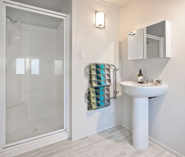 Sunny 1Bdr Studio - furnish or unfurnished - Photo 1