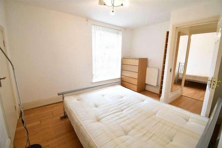 Princess Park Manor, Royal Drive, Friern Barnet, N11 - Photo 3