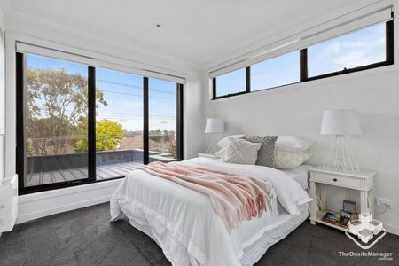 Luxury Tri-Level Living in the Heart of Mentone - Photo 3