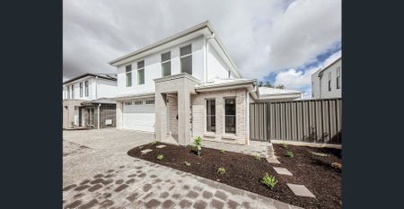 Brand New Executive Home Ready for Moving In - Photo 4