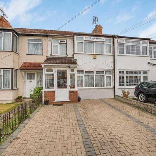 Lynhurst Road, Uxbridge, UB10 - Photo 1