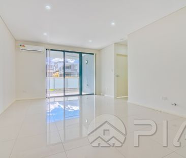 Spacious Two Bedroom Apartment In Prime Location For Lease! - Photo 1