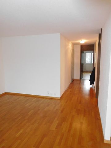 Schöne 3.5-Zimmerwohnung in grüner Überbauung! - Photo 2