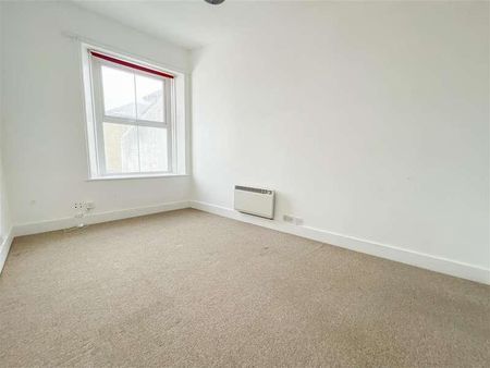 Cavendish Place, Eastbourne, BN21 - Photo 2