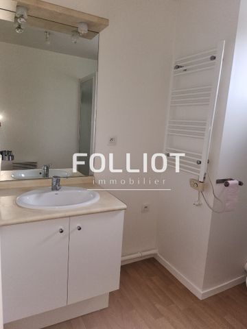 A LOUER - VIRE NORMANDIE - BEAU T2 avec BALCON et PLACE DE PARKING - Photo 4