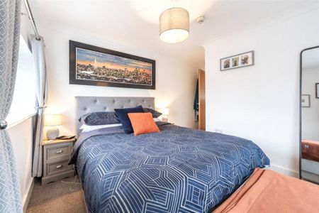 2 bedroom flat to rent - Photo 5