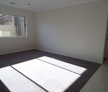 15 Castleton Street - Photo 3