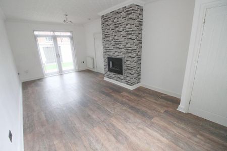 3 bedroom terraced house to rent - Photo 3