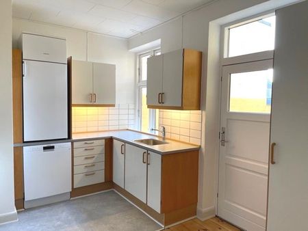 Skøn 3-værelses lejlighed i attraktivt kvarter - Foto 2