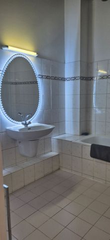Location Appartement 2 pièces 52m² - Photo 5