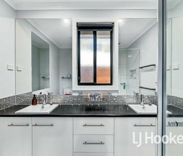 Large Family Home With All The Extra's! - Photo 6