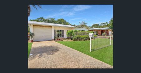 Solid Three Bedroom Home - Photo 5