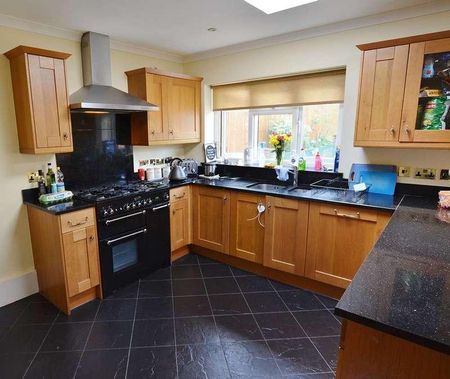Ashfield Avenue, Wd, Bushey, WD23 - Photo 4