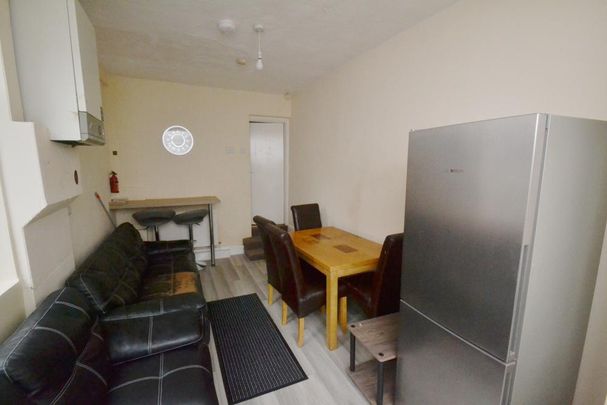 5 bedroom terraced house to rent - Photo 1