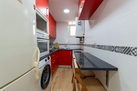 Calle Madres Plaza de Mayo, Madrid, Community of Madrid 28017 - Foto 4