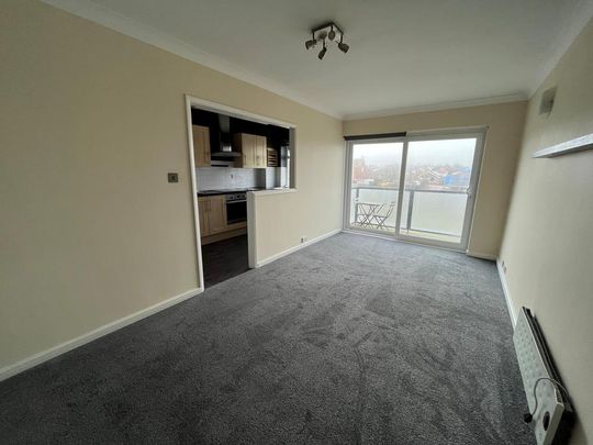 1 bedroom flat to rent - Photo 1