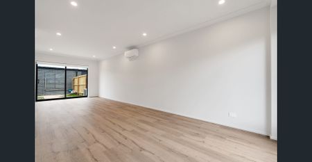 Brand new townhouse! - Photo 2