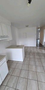 very nice and big 4.5 apartment for rent in Laval - Photo 3