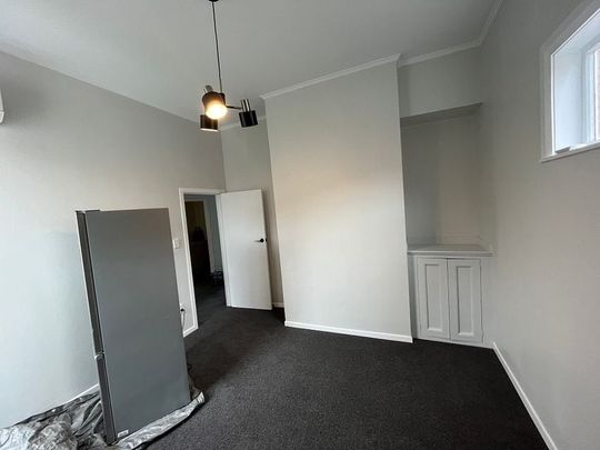 Character newly refurbish 3-Bedroom Home in Te Aro - Photo 1