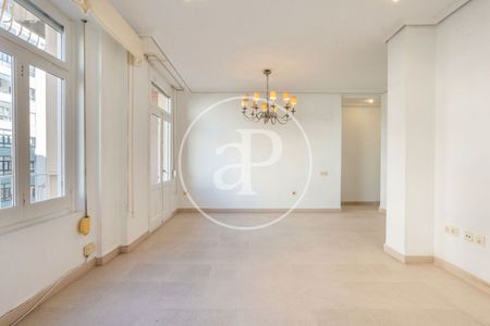 Valencia Capital - Photo 5