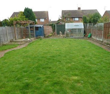 3 bedroom semi-detached house to rent - Photo 2