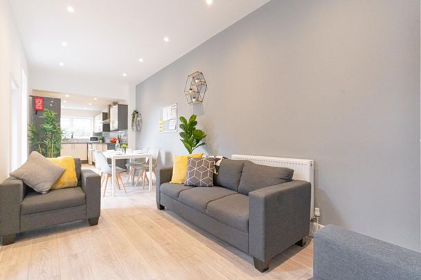 Playfair #4 - Photo 1