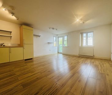 Cranmer Road, Bradford - Photo 1