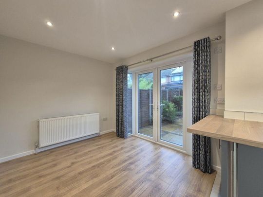 3 bedroom semi-detached house to rent - Photo 1