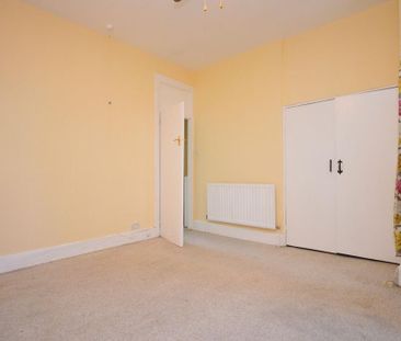 3 bedroom end of terrace house to rent - Photo 5