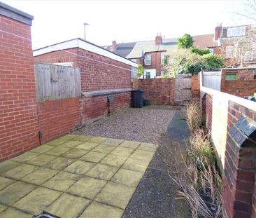 Elmfield Road, Hyde, DN1 - Photo 1