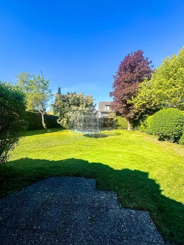 Charming family home with spacious garden in Veyrier - Photo 2