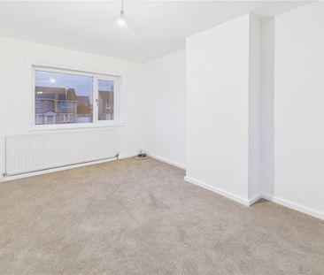 2 Bedroom Terraced - Photo 2