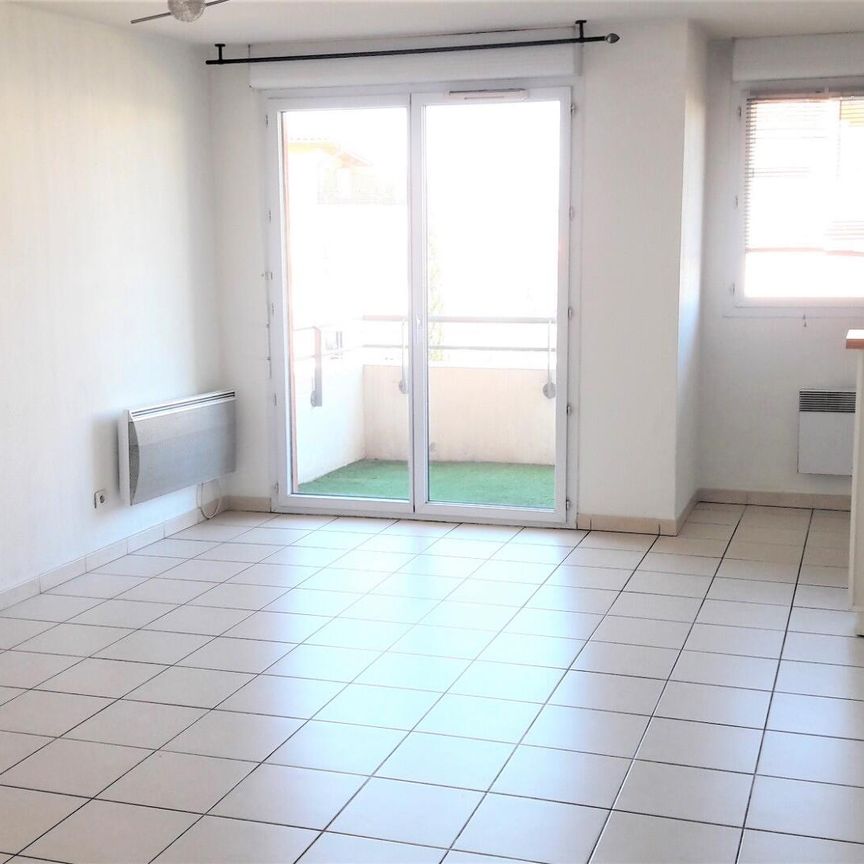 location Appartement T2 DE 43.6m² À MARSEILLE - Photo 1