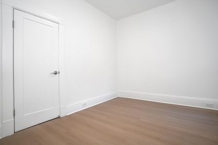 2 Bed , 1 bath - Photo 3