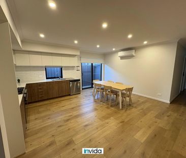 PRIVATE ROOM LIKE NO OTHER! WITH ENSUITE AND KITCHENETTE. HASSLE - FREE LIVING: AIR CON, INTERNET AND UTILITIES INCLUDED IN RENT! - Photo 1