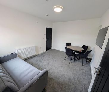 6 bedroom maisonette to rent - Photo 1