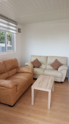 STUDENT Five Bedroom Maisonette – Surbiton (Tolworth Broadway, KT6) - Photo 1