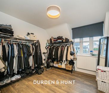 Auction Square, Market Place, Abridge - Photo 4