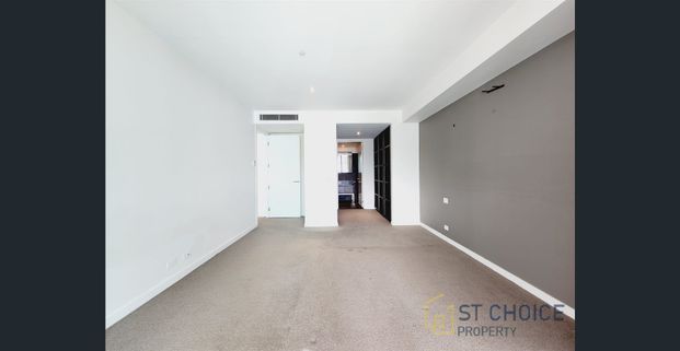 Luxury CONCAVO - The ultimate in luxury three bedroom water's edge home - Photo 1