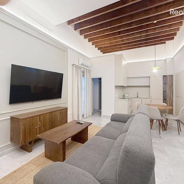 2 room luxury Flat for rent in Seville, Andalusia - Photo 1