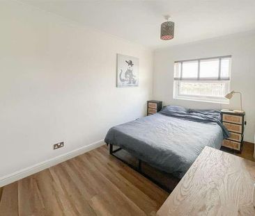 Queens Gardens, Eastbourne, BN21 - Photo 6