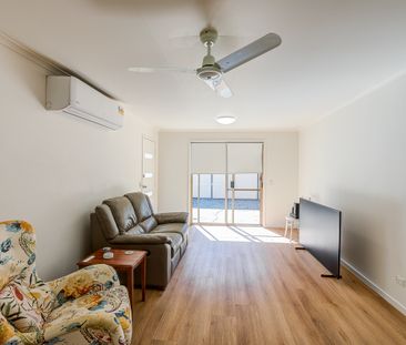 Newly Renovated 2 Bedroom Duplex Located in Studio Village - Photo 1