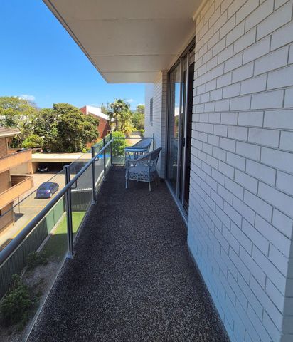 Furnished Beachside Apartment - Photo 5