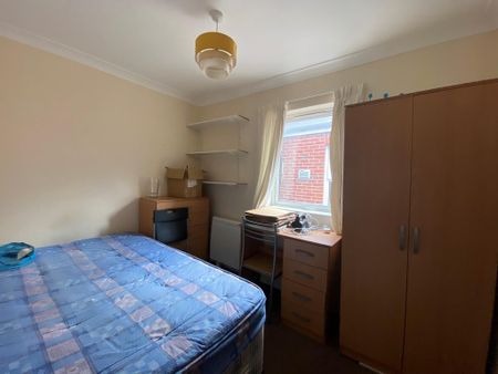 3 bedroom apartment to rent - Photo 3