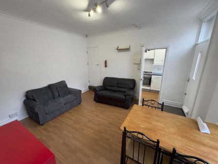 3 bedroom house to rent - Photo 2